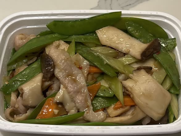 King Mushroom with Pork Cheeks in XO Chili Sauce XO皇子菇猪脊肉